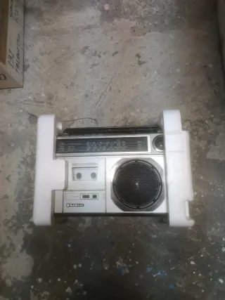 Radio Cassette Sanyo M2438L Plata
