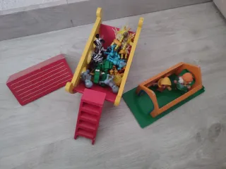 Puzzle Dora, dominó Caillou, Arca de Noé.