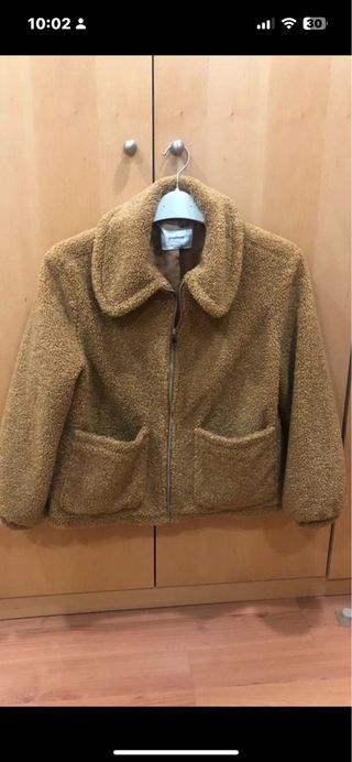 Abrigo Stradivarius Marrón Peluche