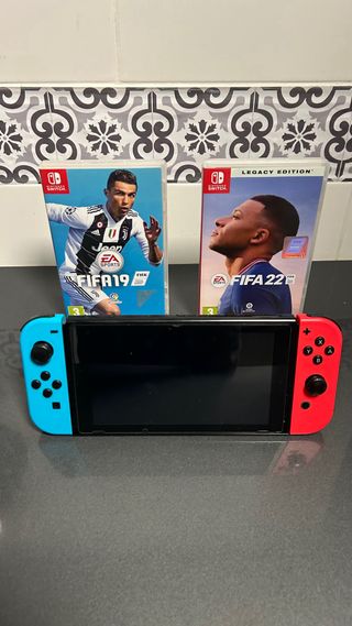 Nintendo Switch + FIFA 19 e FIFA 22