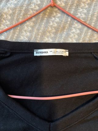 Camiseta negra de manga larga