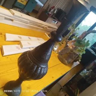 Pie de lámpara antiguo metal India