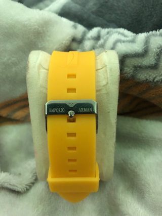 Reloj Emporio Armani Cuadrado Amarillo
