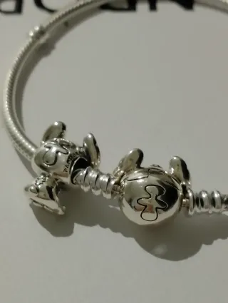 Pulsera Pandora con charms Stitch y Ángel