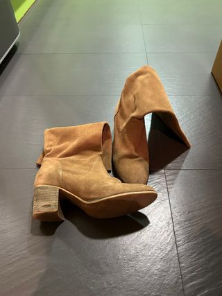 Botas de ante marrones