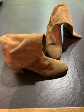 Botas de ante marrones