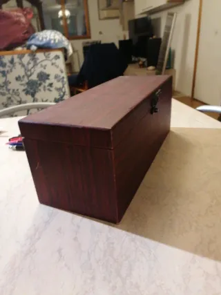 Scatola in legno con chiusura