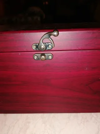 Scatola in legno con chiusura