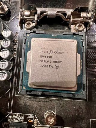 conjunto de componentes para ordenador.