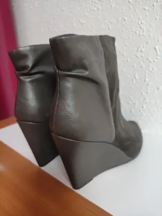 Botines cuña Pull&Bear grises talla 37
