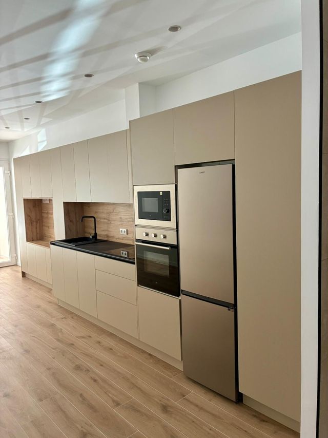 Estudio a pie de calle de obra nueva