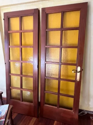 Puertas de madera con cristal