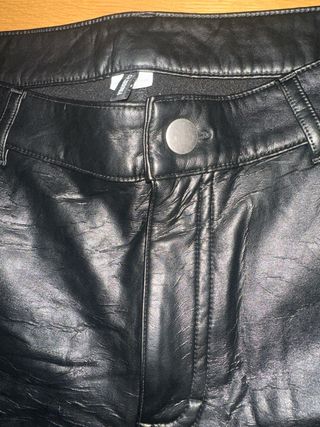 Pantalón efecto piel Calzedonia negro