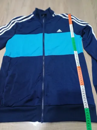 Conjunto deportivo Adidas azul y blanco