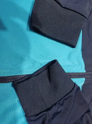 Conjunto deportivo Adidas azul y blanco