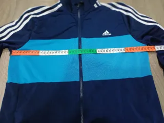 Conjunto deportivo Adidas azul y blanco