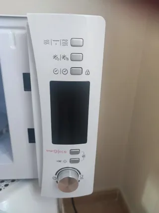 Microondas Candy 22L Blanco