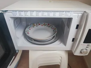 Microondas Candy 22L Blanco