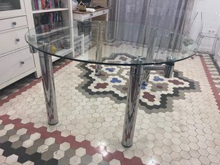 Mesa Comedor Extensible Cristal y Metal + Sillas