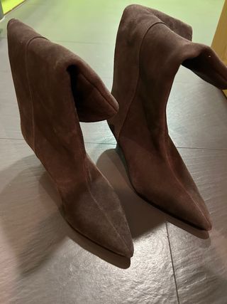 Botas de ante marrones