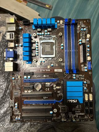 MSI Z77A-G43 Placa Base
