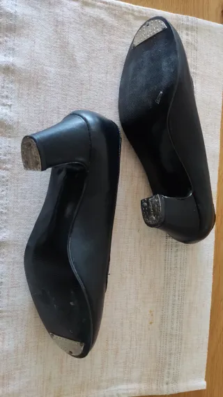 Falda flamenca negra con volantes