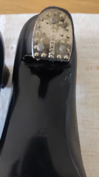 Falda flamenca negra con volantes