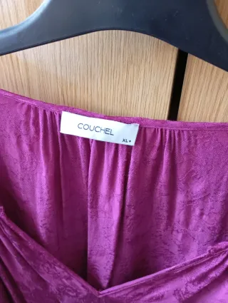 Blusa fucsia con estampado floral