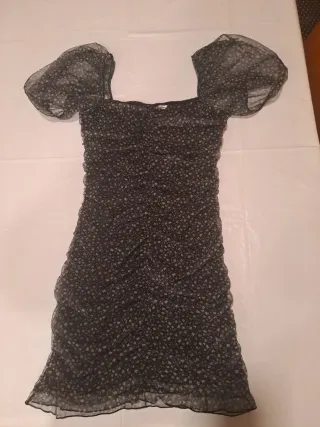 Vestido drapeado floral negro y rosa