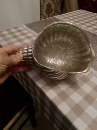 Caracola decorativa plateada