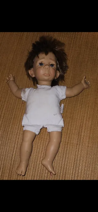 Muñeco de porcelana