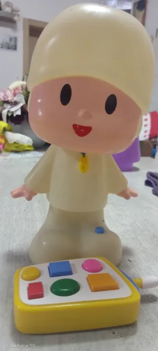 Pocoyo Giocattolo con Pulsanti Colorati