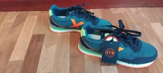 Zapatillas Munich Talla 37 Nuevas, con etiqueta.