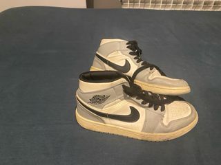 Nike Air Jordan 1 Gris y Blanco