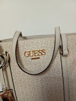 Bolso Guess Blanco y Dorado
