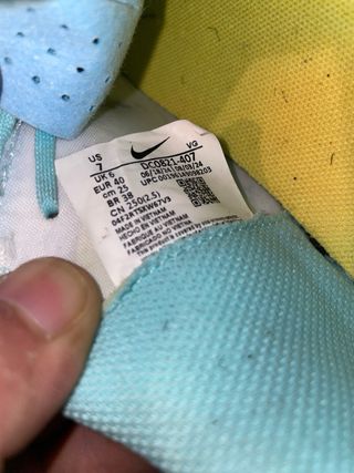 Zapatillas Fútbol Nike Phantom Azul y Amarillo