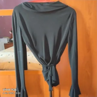 Blusa negra manga larga mujer