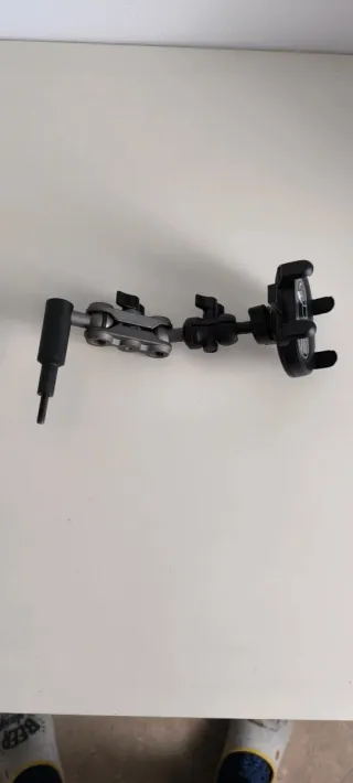 Soporte para móvil en su caja