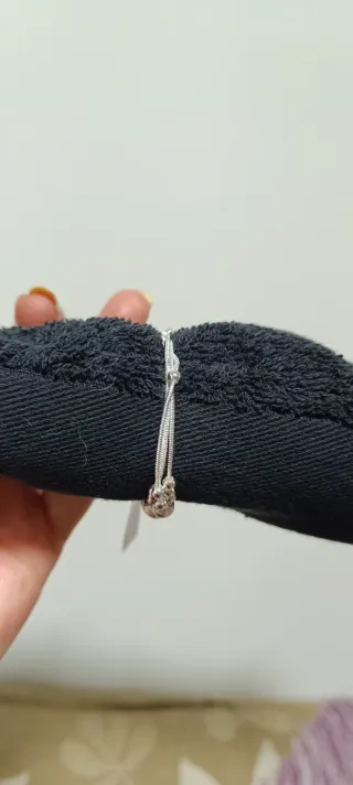 Pulsera de plata con diseño floral