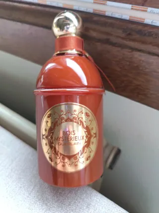 Guerlain Santal Royal Perfume Negro Dorado y dos m