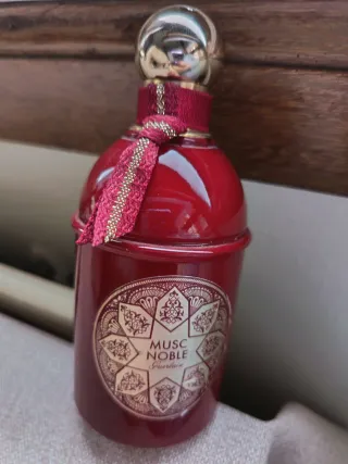 Guerlain Santal Royal Perfume Negro Dorado y dos m