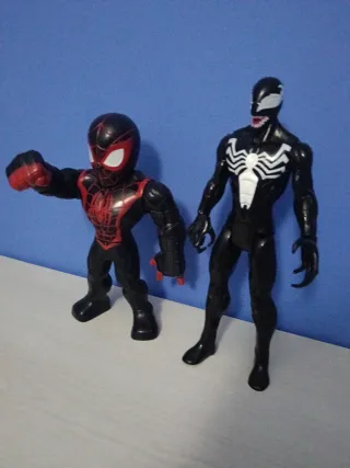 Figuras Spiderman y Venom