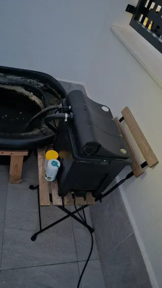 Estanque y depuradora UV