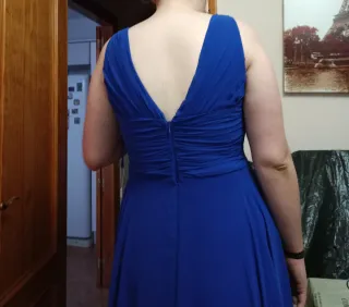 Vestido de fiesta azul real con abertura