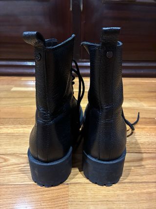 Botines piel negra Massimo Dutti