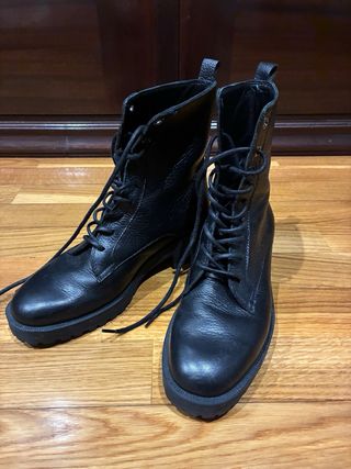 Botines piel negra Massimo Dutti