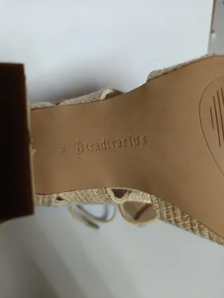 Sandalias Beige con Cordones