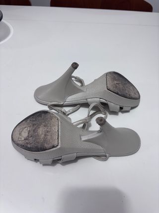 Zapatos de tacón plateados para novia