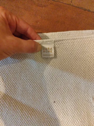 Alfombra Zara Home larga y estrecha en buen estado