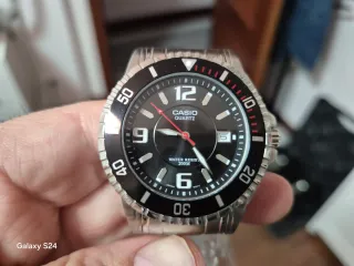 Reloj Casio Quartz 200M